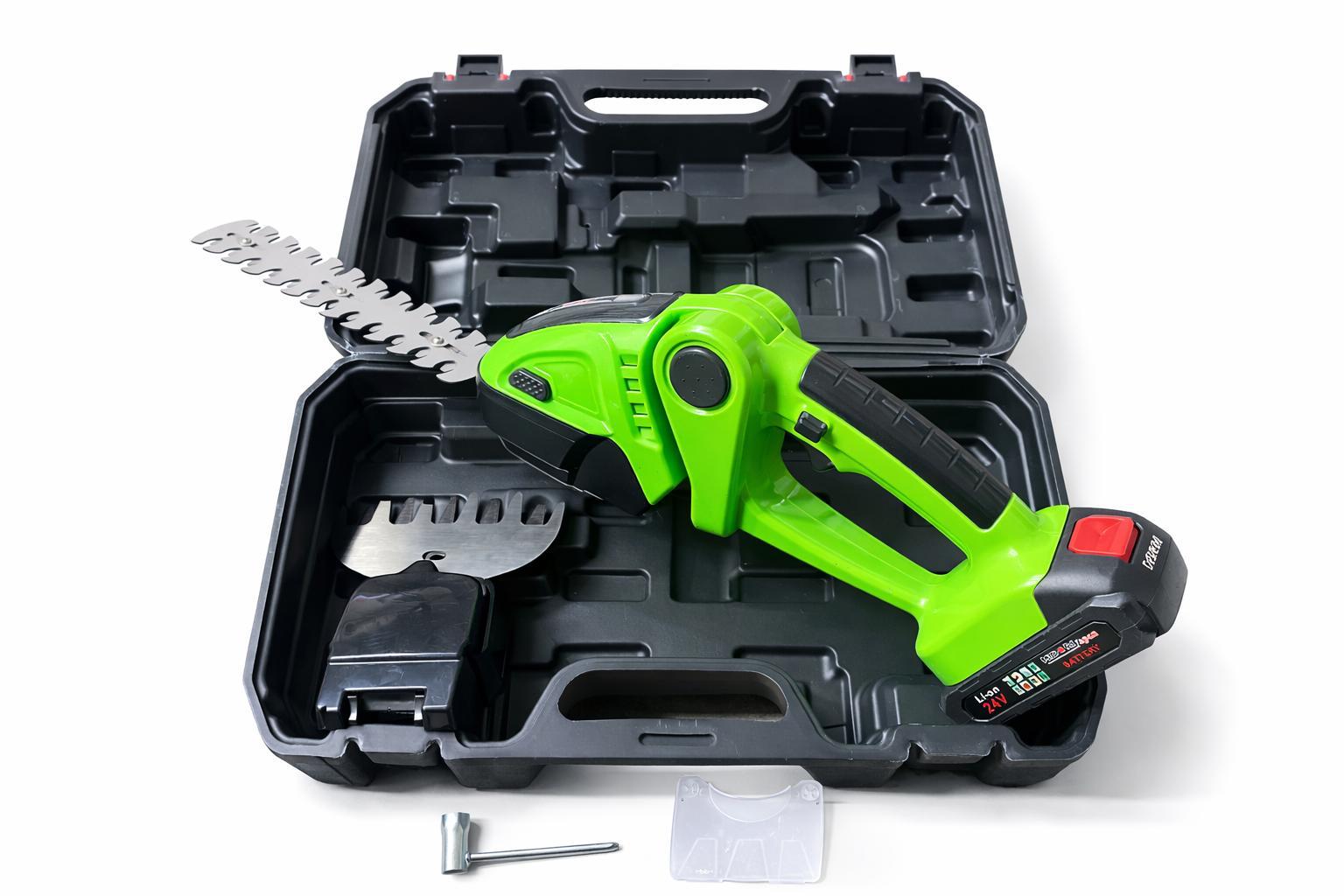 Akku-Kettensäge 48V im Set mit 12- und 16-Zoll Führungsschienen